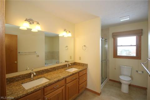 301 Wintercreek Cir, Wadsworth, OH 44281 photo 15