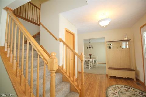 301 Wintercreek Cir, Wadsworth, OH 44281 photo 4