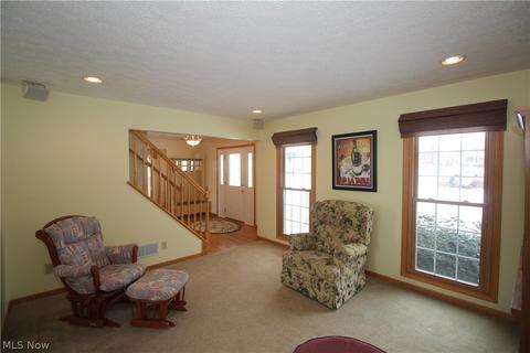 301 Wintercreek Cir, Wadsworth, OH 44281 photo 6