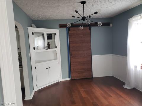 302 Marion Dr, Bedford, OH 44146 photo 6