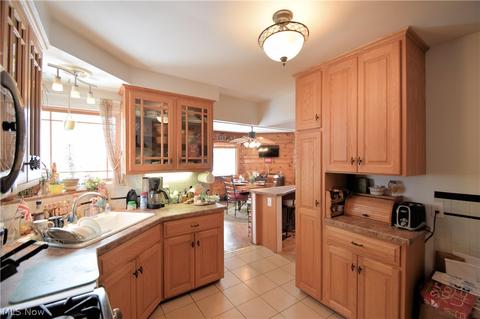 7115 Ridge Rd, Parma, OH 44129 photo 4