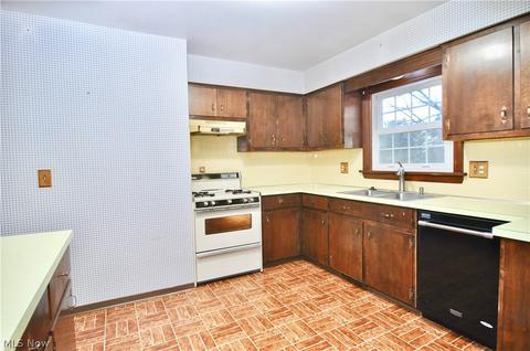 934 Cotswold Dr, Copley, OH 44321 photo 8