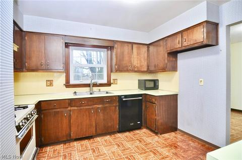 934 Cotswold Dr, Copley, OH 44321 photo 9
