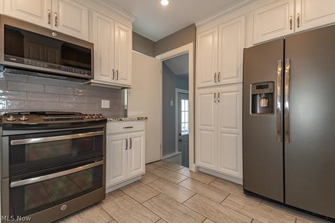 38826 Willodale Dr, Willoughby, OH 44094 photo 6