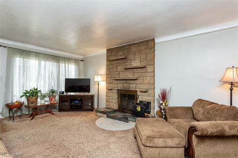 10503 Windham Rd, Parma, OH 44130 photo 4