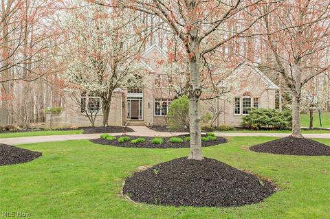 35645 Michael Dr, Solon, OH 44139 photo 1