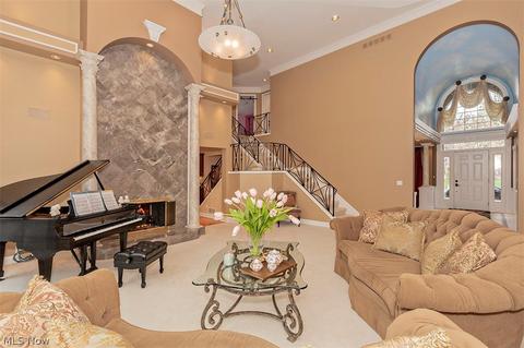 35645 Michael Dr, Solon, OH 44139 photo 3
