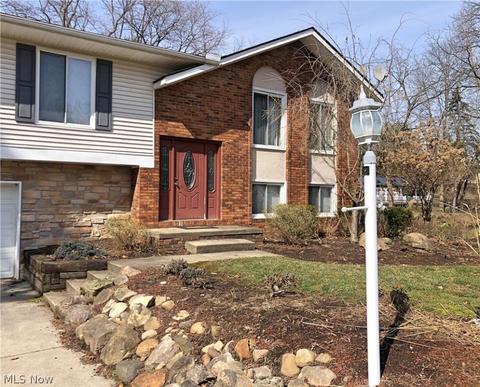 441 Trudy Ave, Munroe Falls, OH 44262 photo 2