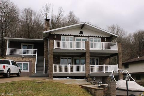 161 E Mohawk Dr, Malvern, OH 44644 photo 1