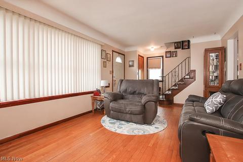 3322 Maplecrest Ave, Parma, OH 44134 photo 3