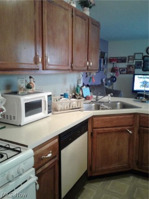 1536 E 31st St, Lorain, OH 44055 photo 4