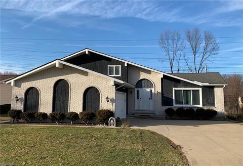 6969 Carol Dr, Independence, OH 44131 photo 1