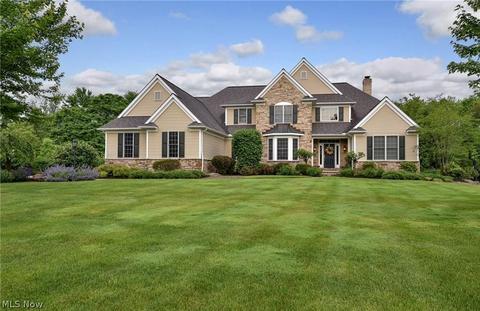 38015 Mcdowell Dr, Solon, OH 44139 photo 1
