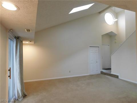1426 Loop Rd, Kent, OH 44240 photo 5