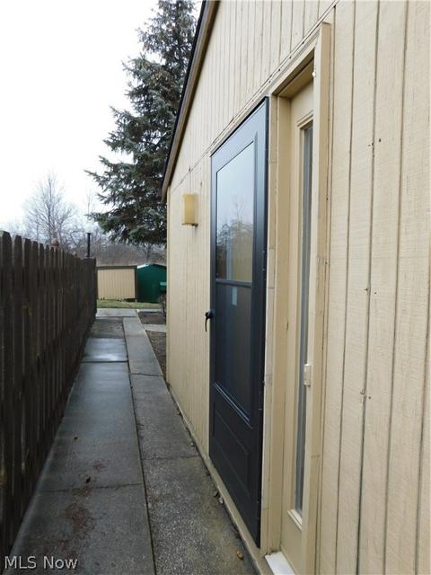 1426 Loop Rd, Kent, OH 44240 photo 2