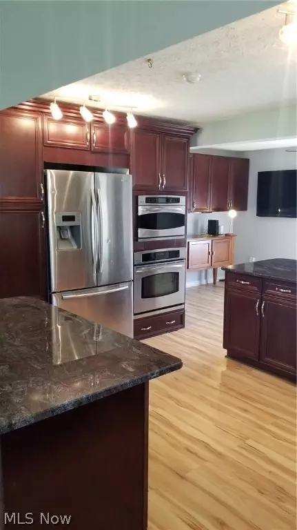 418 Runn St, Berea, OH 44017 photo 9