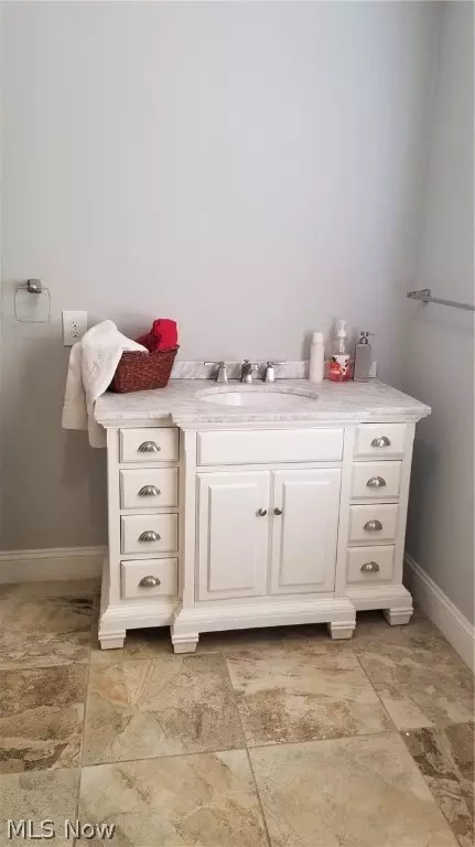 418 Runn St, Berea, OH 44017 photo 12