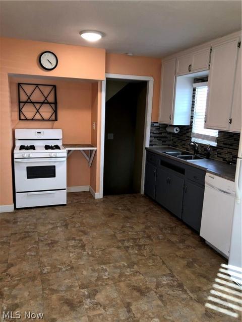 5010 Maplecrest Ave, Parma, OH 44134 photo 3