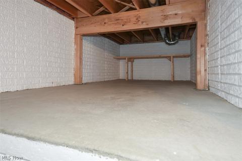 112 Springbrook Cir, Elyria, OH 44035 photo 25