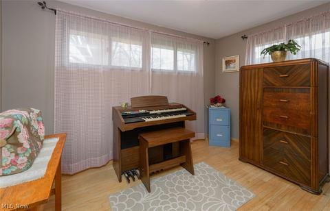 966 Plainview St SE, North Canton, OH 44709 photo 8