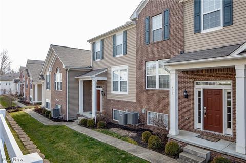 432 Stonehurst Dr, Copley, OH 44321 photo 2