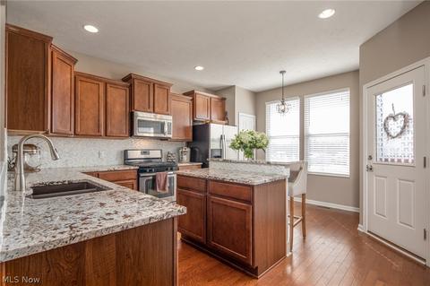 432 Stonehurst Dr, Copley, OH 44321 photo 11