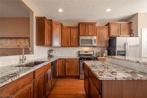 432 Stonehurst Dr, Copley, OH 44321 photo 12