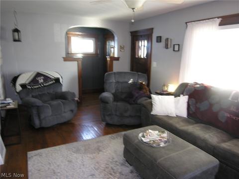 404 Kenyon Ave, Elyria, OH 44035 photo 3