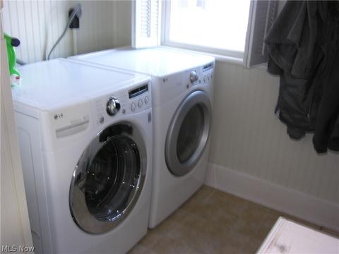 404 Kenyon Ave, Elyria, OH 44035 photo 9