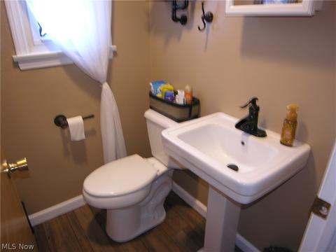 404 Kenyon Ave, Elyria, OH 44035 photo 11