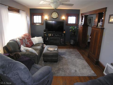 404 Kenyon Ave, Elyria, OH 44035 photo 2