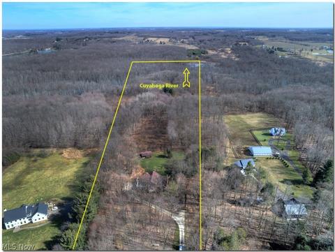 15811 Rapids Rd, Burton, OH 44021 photo 2