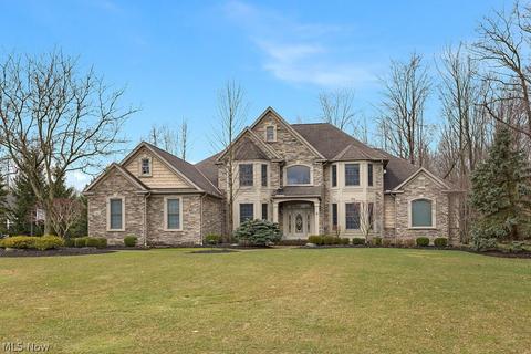 7464 Worlington Dr, Solon, OH 44139 photo 1