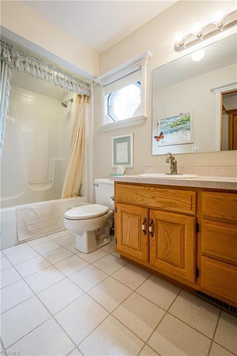 192 E 28th St, Dover, OH 44622 photo 18