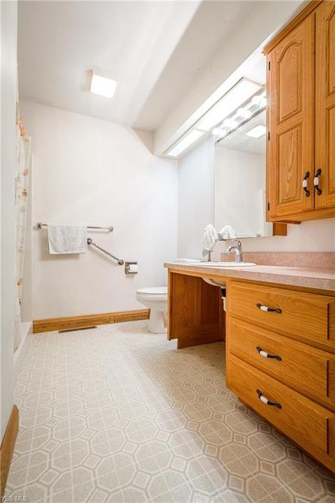 192 E 28th St, Dover, OH 44622 photo 10