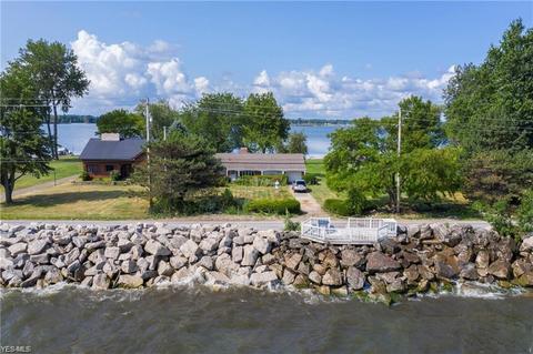 525 Cedar Point Rd, Sandusky, OH 44870 photo 4