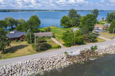 525 Cedar Point Rd, Sandusky, OH 44870 photo 2