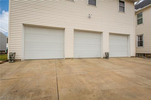 177 4th St SE, Brewster, OH 44613 photo 3