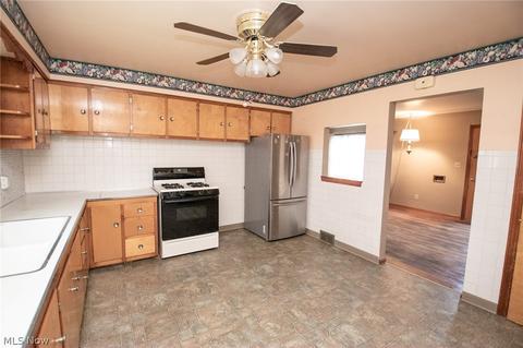 999 5th St, Struthers, OH 44471 photo 6