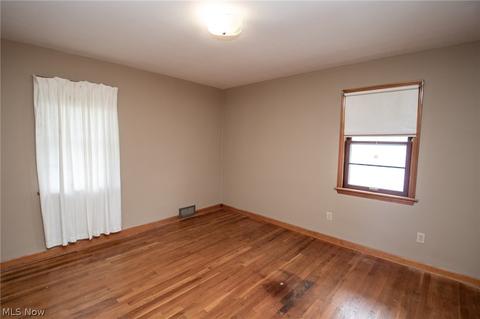 999 5th St, Struthers, OH 44471 photo 8