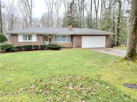 696 Talltrees Dr, Ashtabula, OH 44004 photo 1