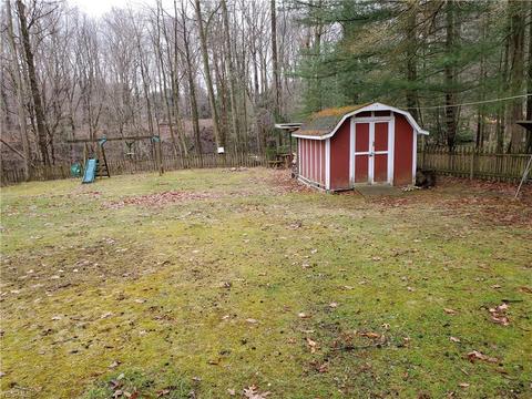 696 Talltrees Dr, Ashtabula, OH 44004 photo 3