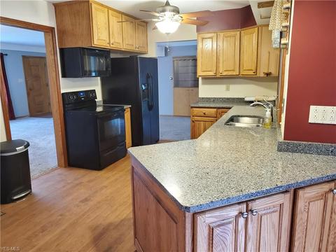 696 Talltrees Dr, Ashtabula, OH 44004 photo 16