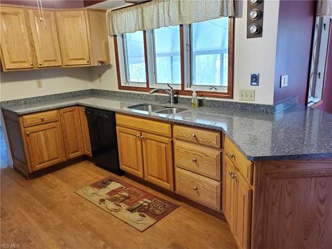 696 Talltrees Dr, Ashtabula, OH 44004 photo 11