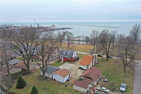 1426 E 1st St, Ashtabula, OH 44004 photo 2