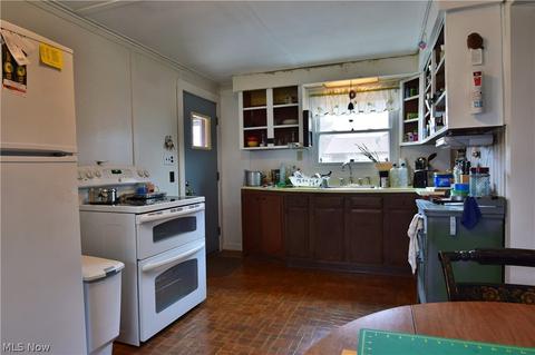 1426 E 1st St, Ashtabula, OH 44004 photo 7