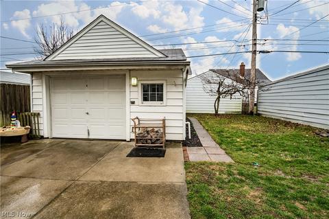 2811 Commonwealth Dr, Parma, OH 44134 photo 34