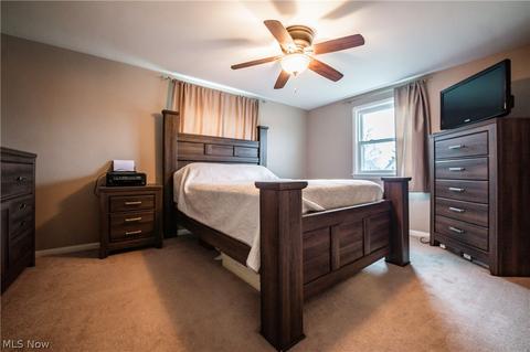 2811 Commonwealth Dr, Parma, OH 44134 photo 17