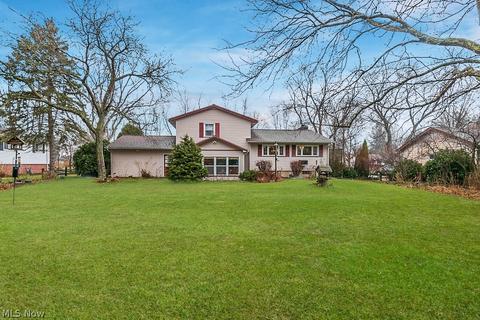 223 Square Dr, Madison, OH 44057 photo 2