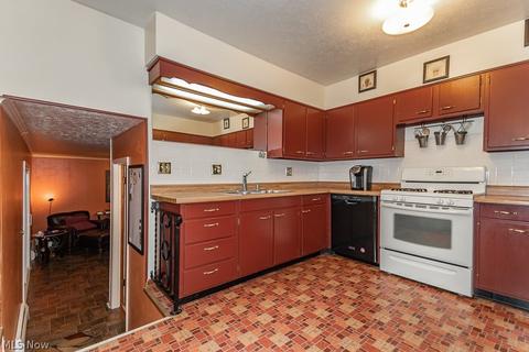 223 Square Dr, Madison, OH 44057 photo 9